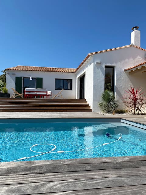 Beautiful house with pool in the city center.