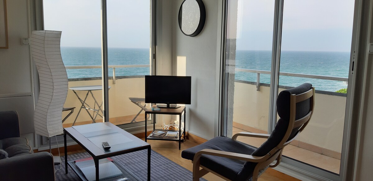 Airbnb performant: T1 bis Panoramic sea view local bike parking à Saint Quay Portrieux