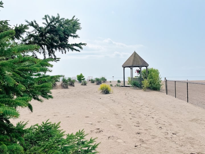 Newly renovated cottage on large private beach