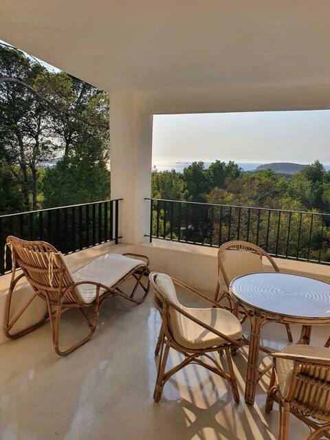 House with Stunning Sunset View at Cala Conta.
