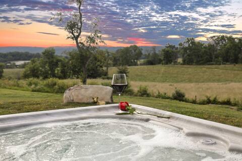 Uber SXY Private Country Escape! Hot Tub & Views~