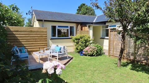 Top performing Airbnb: Seaside Holiday Home, Manorbier, Nr Tenby. in Manorbier, Jameston And Lydstep