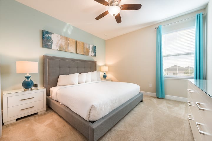 Bedroom #5 - King Bed - Jack and Jill bathroom connects with Bedroom #4