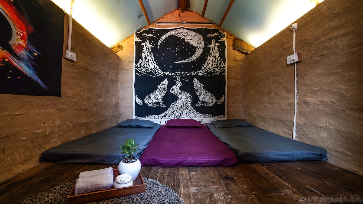 Bedroom 2 — Group Room