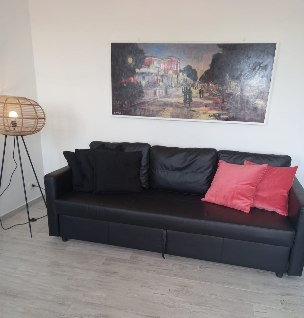 Top Airbnb: Close to the sea, modern and comfortable apartment in Livorno