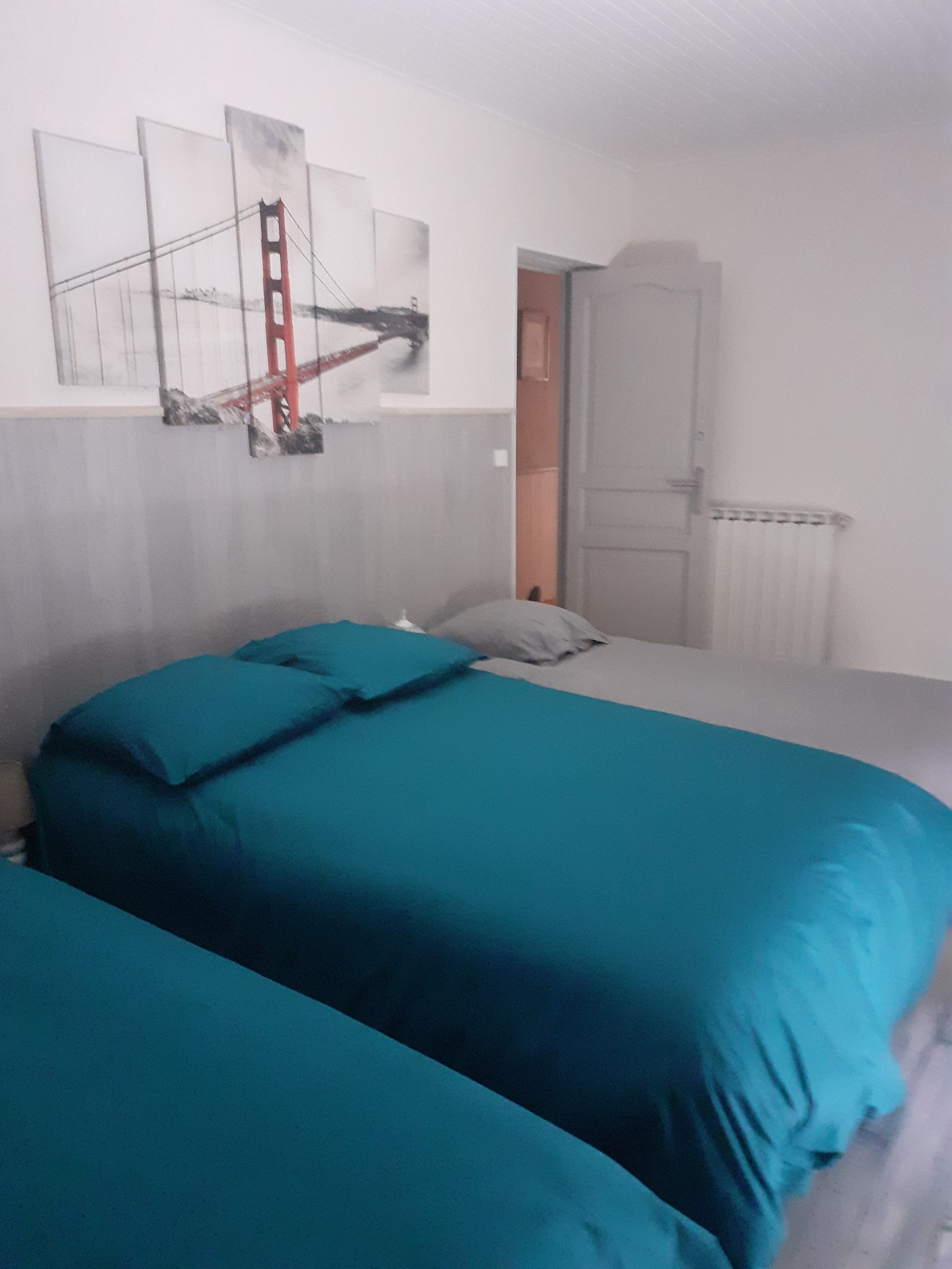 Влез во првата спална соба