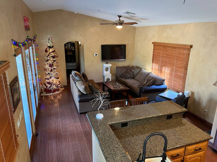 1,400 sf Paradise V 2B2B+Laundry Houses for Rent in Paradise Valley