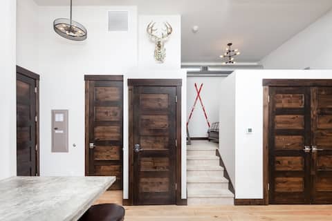 LARGE, Chic, Mountain Modern Condo! BEST Location!