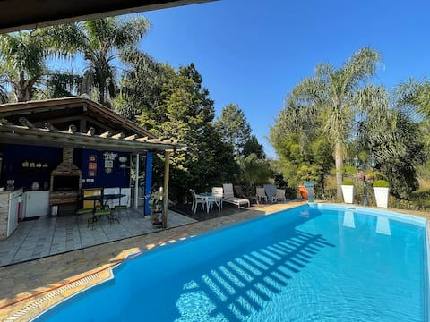 Wonderful Farmhouse with Pool - Campo Largo