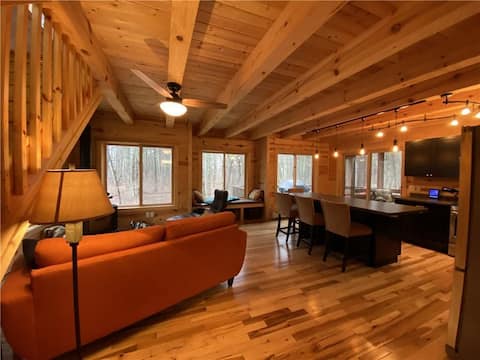 Tranquil Cabin Escape-Surrounded by Nature