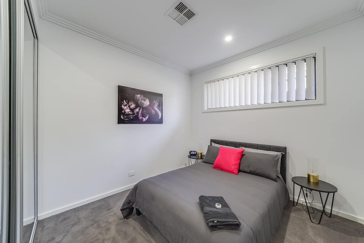 Spacious 4 Bedroom Home Thirlmere sleeps 8, photo 6