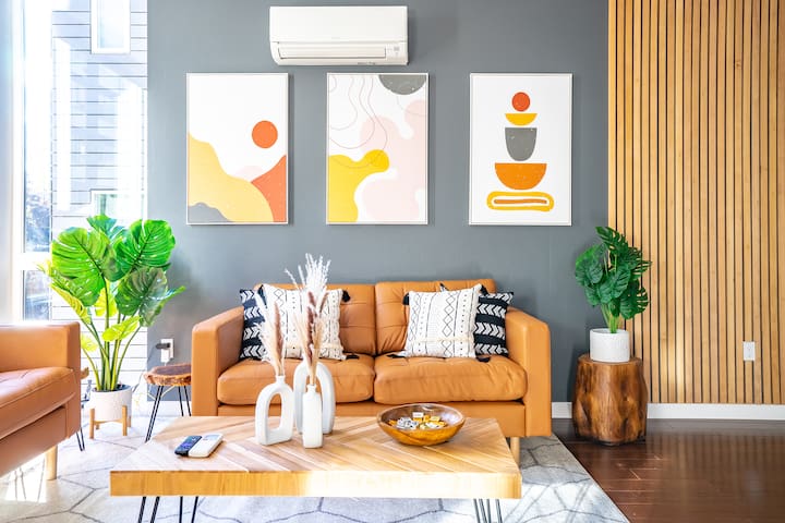 Walk to CapHill 4B2B Designer Home w/ Rooftop deck