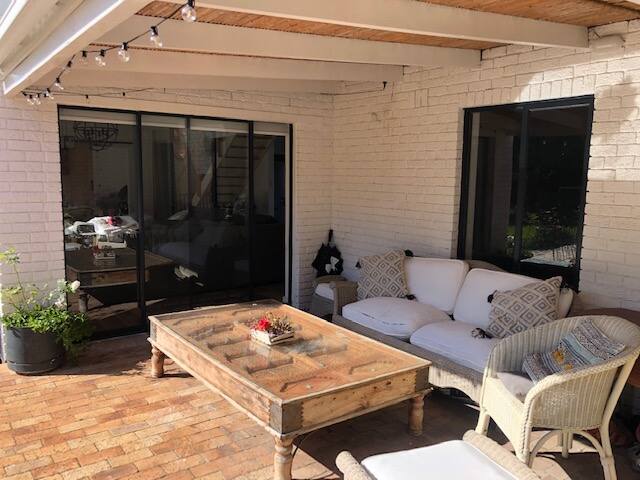 Light and Bright 3 bedroom family home with pool gallery image 4