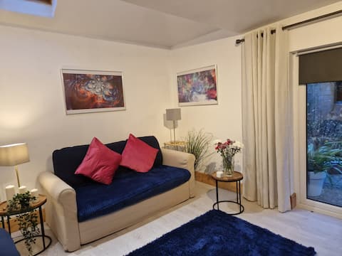 South Dublin Close to Dart  train Station and Sea.