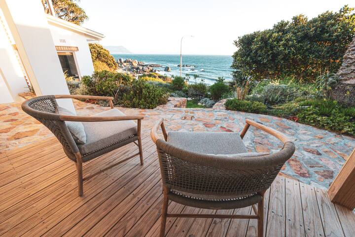 Palm Rock by the Ocean gallery image 2