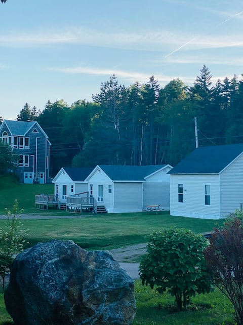 Bear Cove Cottages | Cottage 1