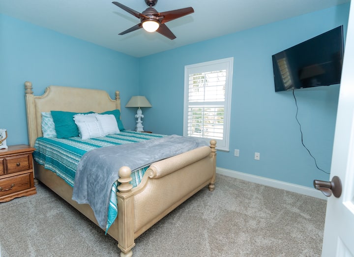 Საძინებელი 3 დიდი საწოლით, სმარტ-ტელევიზორით 