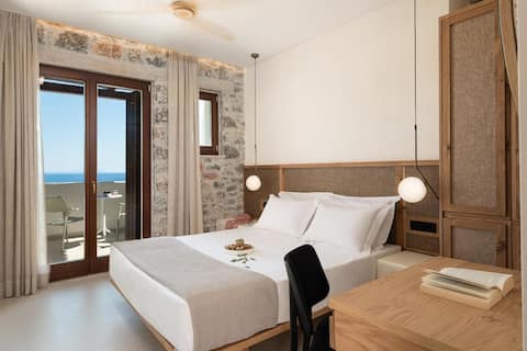 Cozy Sea View Room with Balcony