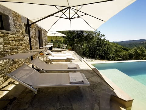 Villa with pool in Chianti - Castellare Petroso