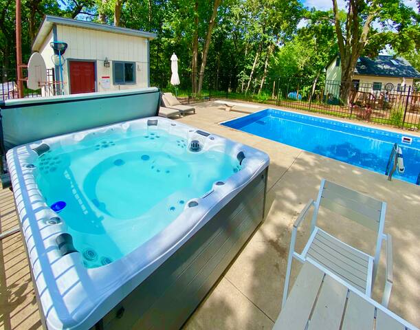 Rustic Farmhouse with Sweeping Forest Views gallery image 3