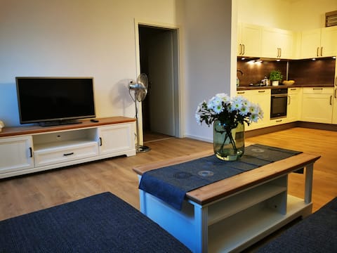 Apartment on the historic Heskeshof (upper floor)