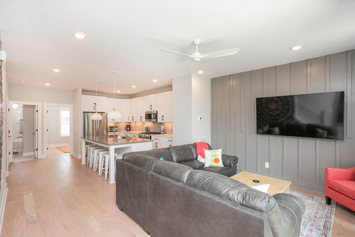 NEW East Nashville Townhouse – Close to downtown gallery image 5