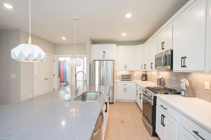 NEW East Nashville Townhouse – Close to downtown gallery image 3