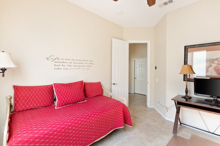 เตียงคู่พร้อมเตียงคู่