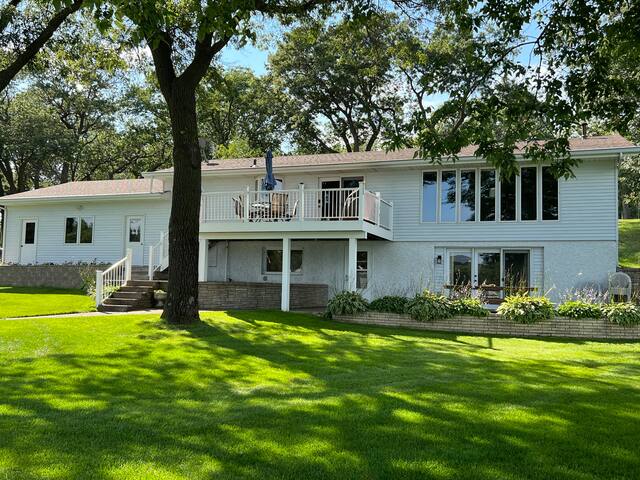 The Shady Rest on Spectacle Lake