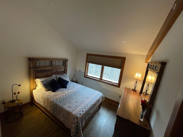 BR 4 Queen bed with private full bathroom.