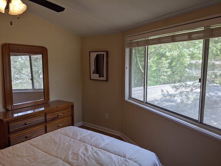 ¡Vistas panorámicas en el dormitorio #2!