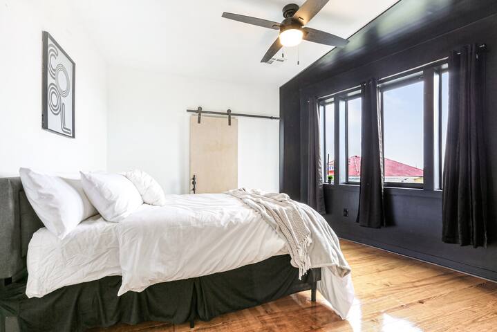 Luxury Villa w Rooftop gallery image 5