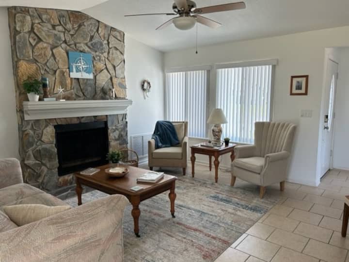 The Haven Quiet Neighborhood 15 Mi To Pcb Spacious - Panama City, FL