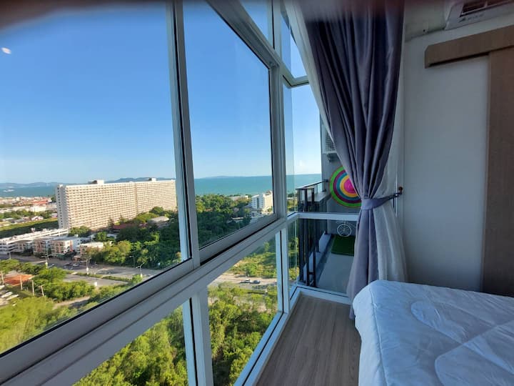 Pumzika na ufurahie mwonekano wa bahari.