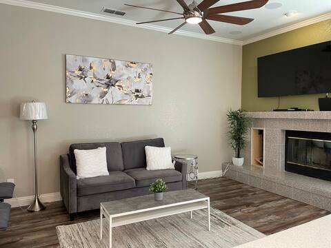 Cheerful 3 bedroom Residential Home with Pool