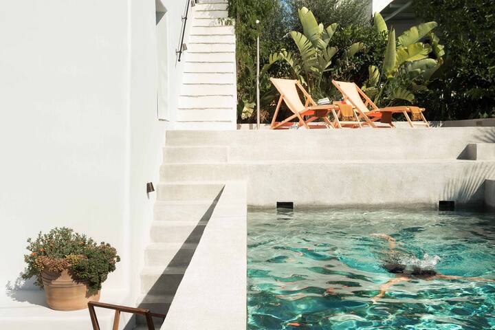 Naousa Villa with pool, garden and view gallery image 2