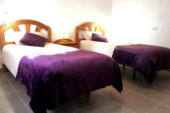 חדר שינה 2 מיטות יחיד