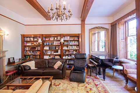 Top Airbnb: Historic House in Medway