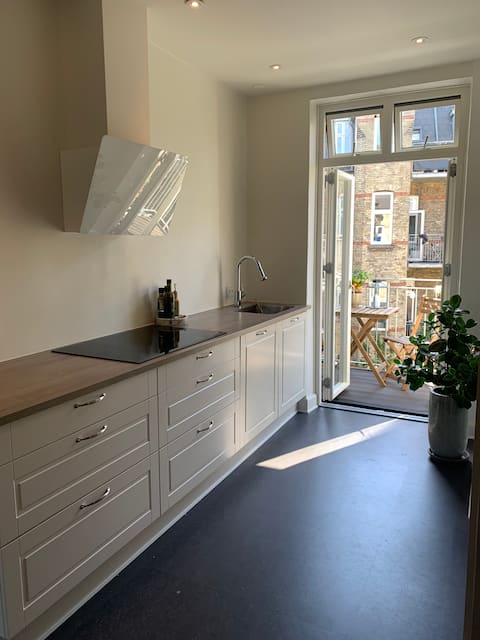 Top performing Airbnb: Spacious and lovely Aarhus apartment with balcony. in Midtbyen