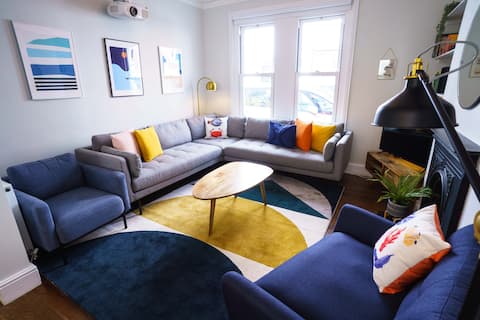 Popular Airbnb listing: 80m to beach, cinema, games room in Weymouth in Weymouth