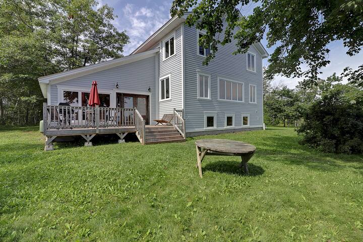 Shaleside-3Bed-sleeps11-lakehouse-private/peaceful gallery image 3