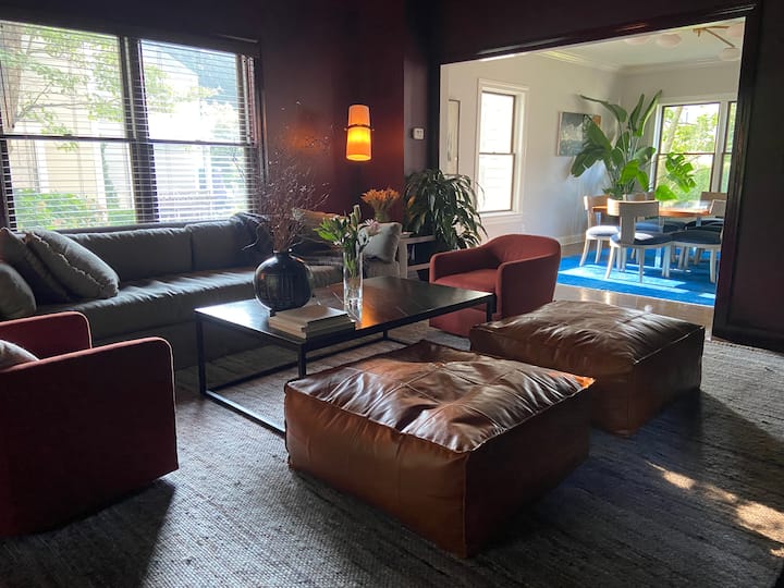 The Epitome Of Style And Charm Minutes From Nyc. - New Rochelle, NY