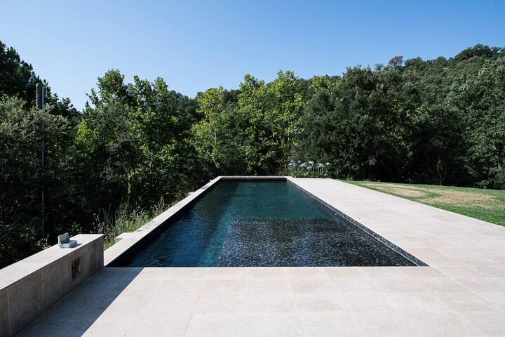 Beautiful Secluded Catalan Farmhouse with Pool gallery image 5
