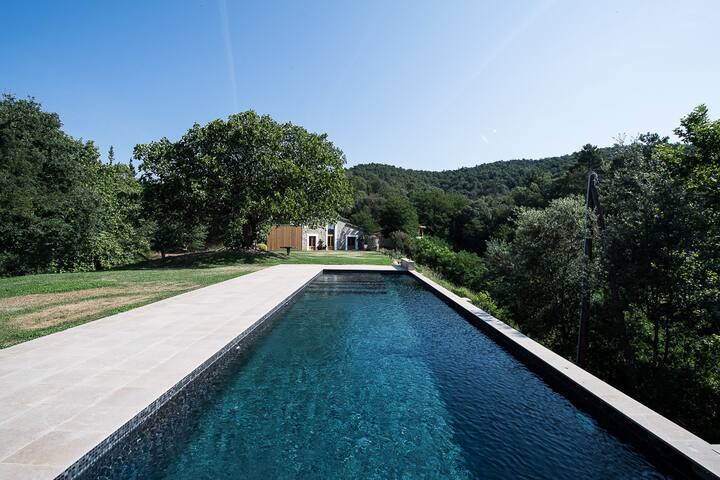 Beautiful Secluded Catalan Farmhouse with Pool gallery image 3