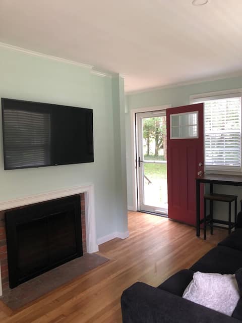Successful Airbnb property: Island Charmer! in Vineyard Haven
