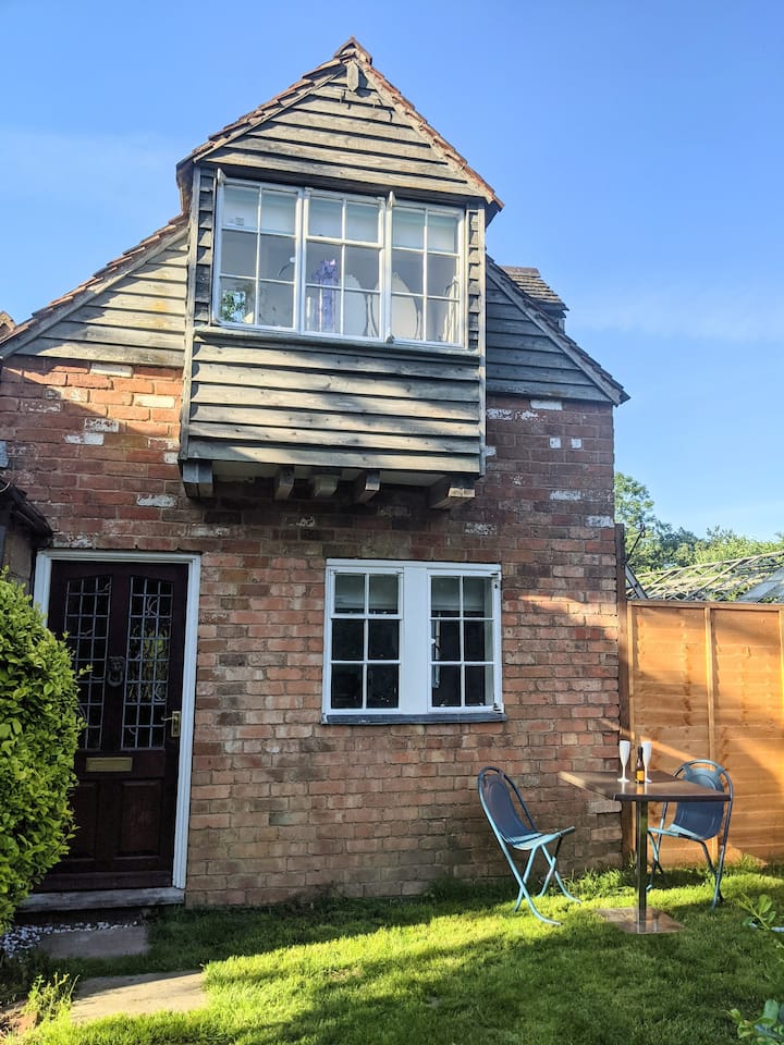 500+ Birmingham Holiday Cottages Houses and Apartments Airbnb