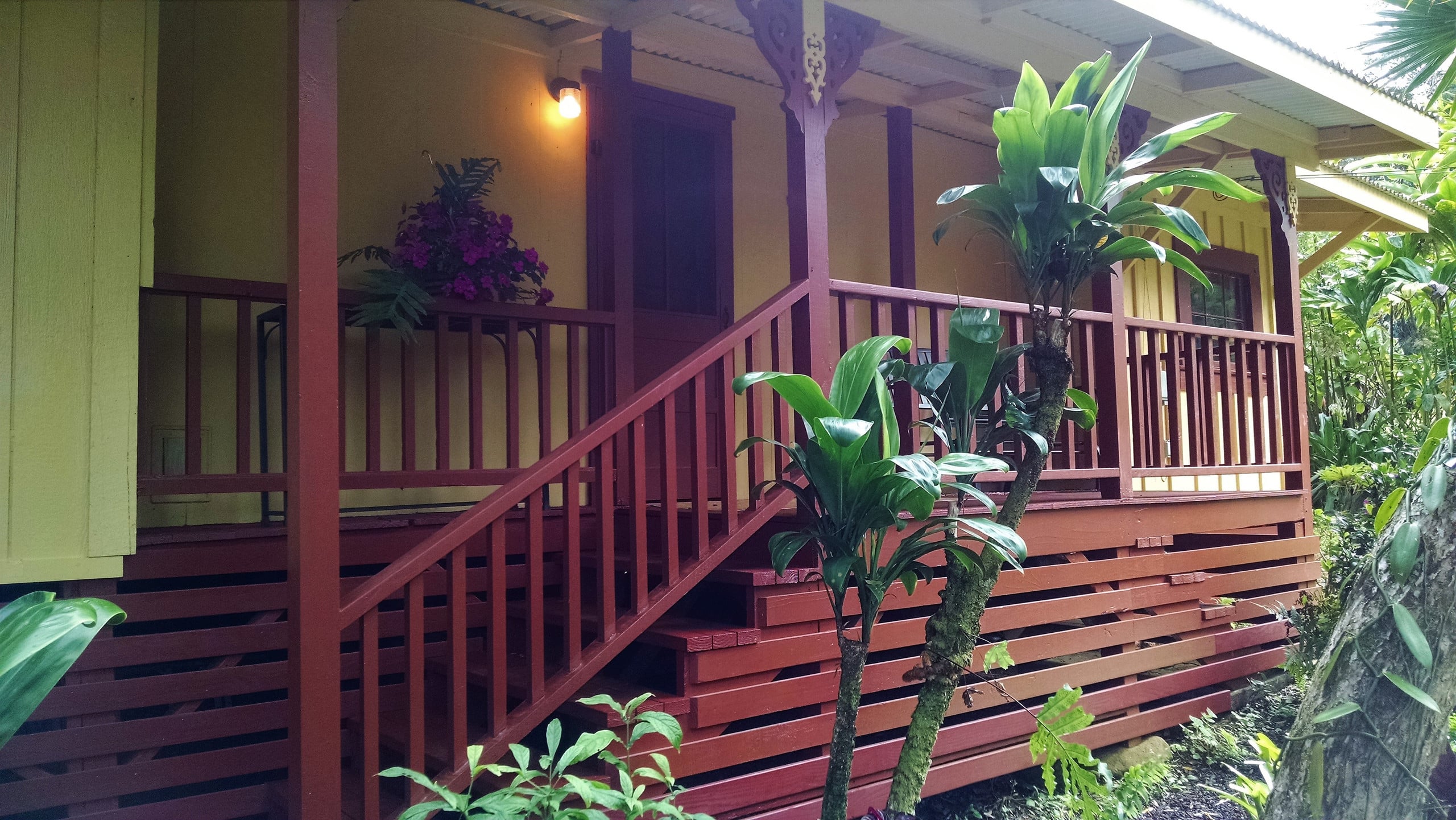 Vintage Farmhouse and Botanical Garden - Photo 29