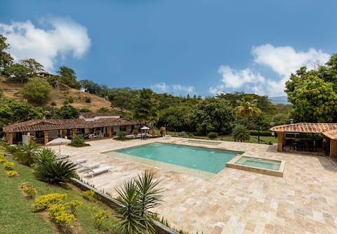 Colonial Sopetran | Marble Pool | Big Groups Oasis