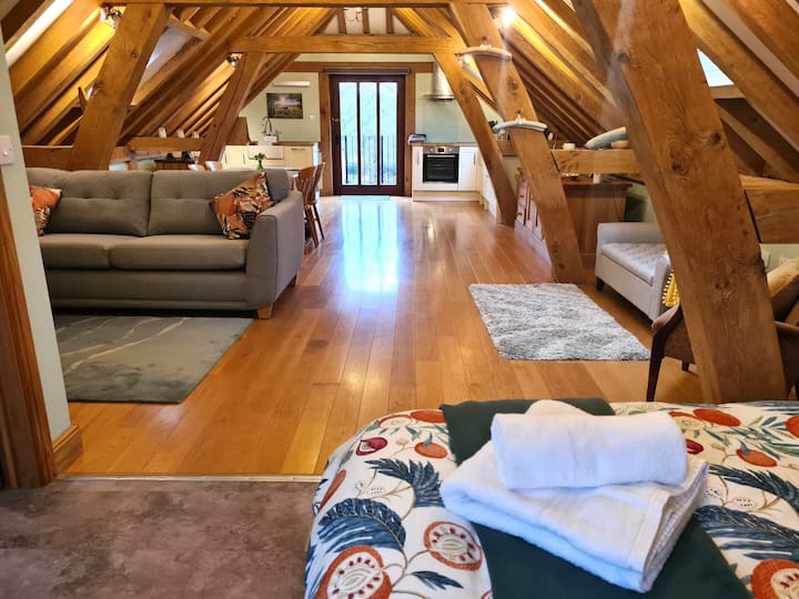 Loft England Cosy Renovated Loft Room on Working Farm - Lofts for Rent in Five Ashes ...