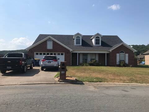 Spacious Lakeside three bedroom home. Near LRAFB